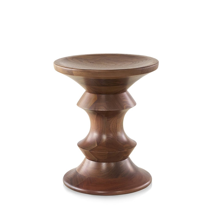 eames walnut stool a type'in resmi