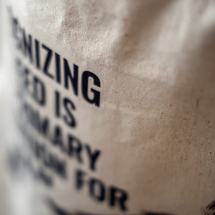 ham bez tote bag | charles eames için detaylı bilgi göster ham bez tote bag | charles eames resmi