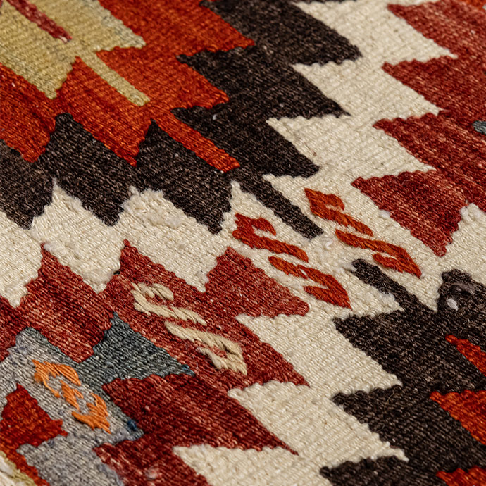 vintage uşak el dokuması kilim 1,87 m2 için detaylı bilgi göster vintage uşak el dokuması kilim 1,87 m2 resmi