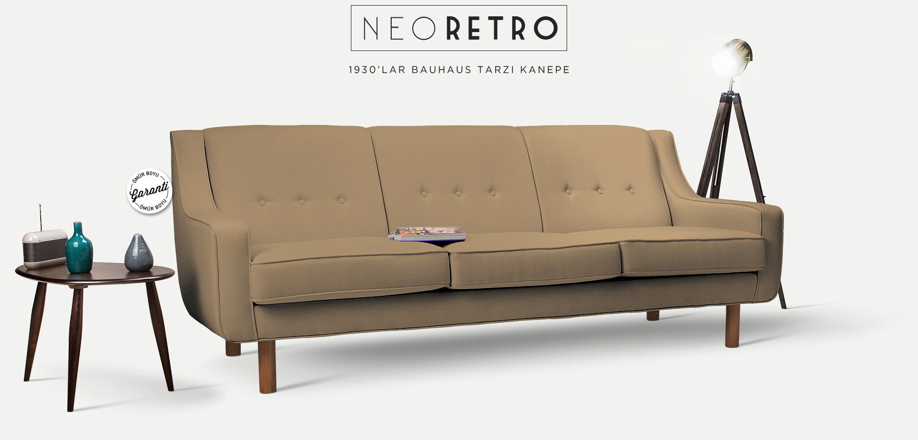 NEORETRO™ ÜÇLÜ KUM BEJİ KANEPE'in resmi