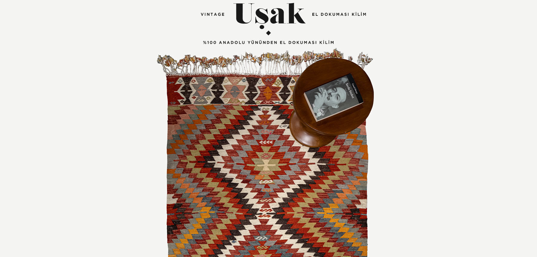 vintage uşak el dokuması kilim 1,87 m2'in resmi