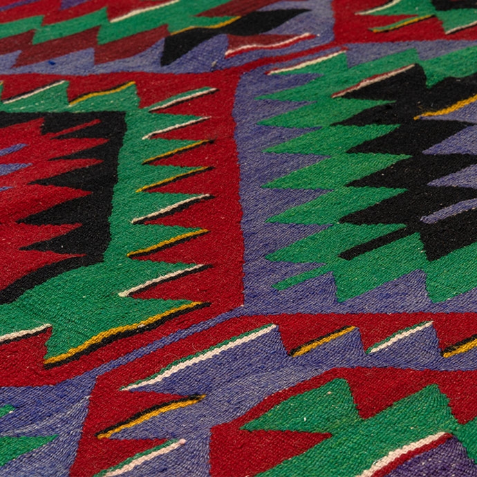 vintage uşak el dokuması kilim 6,53 m2'in resmi