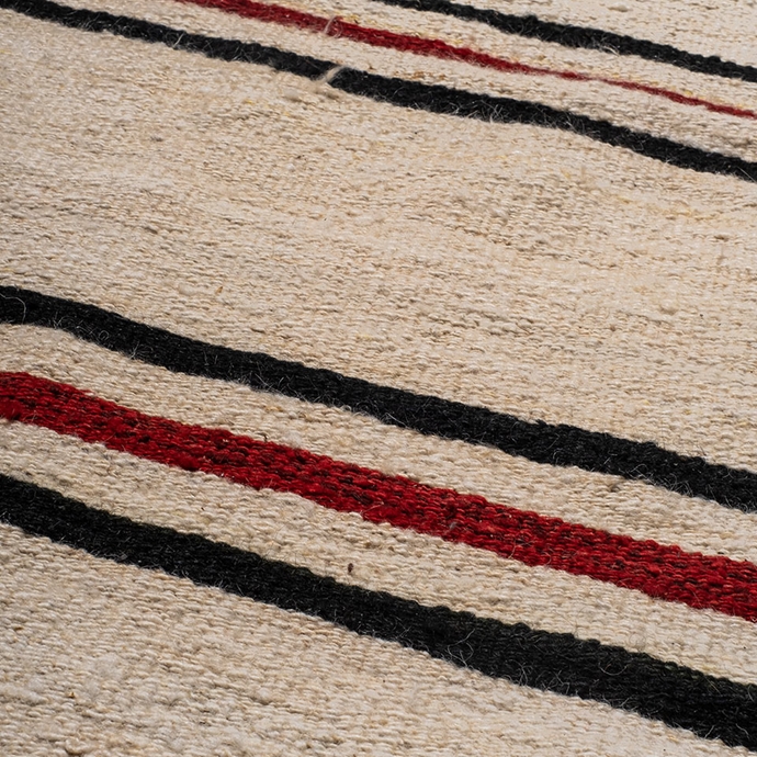 çizgili el dokuması kilim 3,20 m2'in resmi