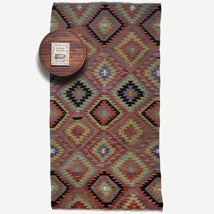 vintage uşak el dokuması kilim 6,26 m2'in resmi