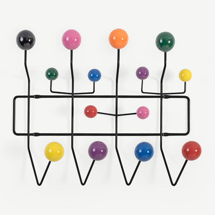 charles eames hang ıt all renkli toplu siyah askılık resmi