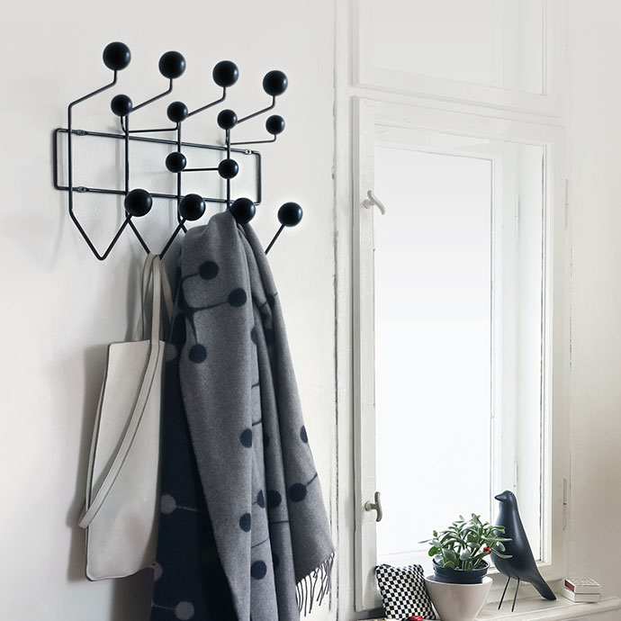charles eames hang ıt all siyah toplu askılık resmi