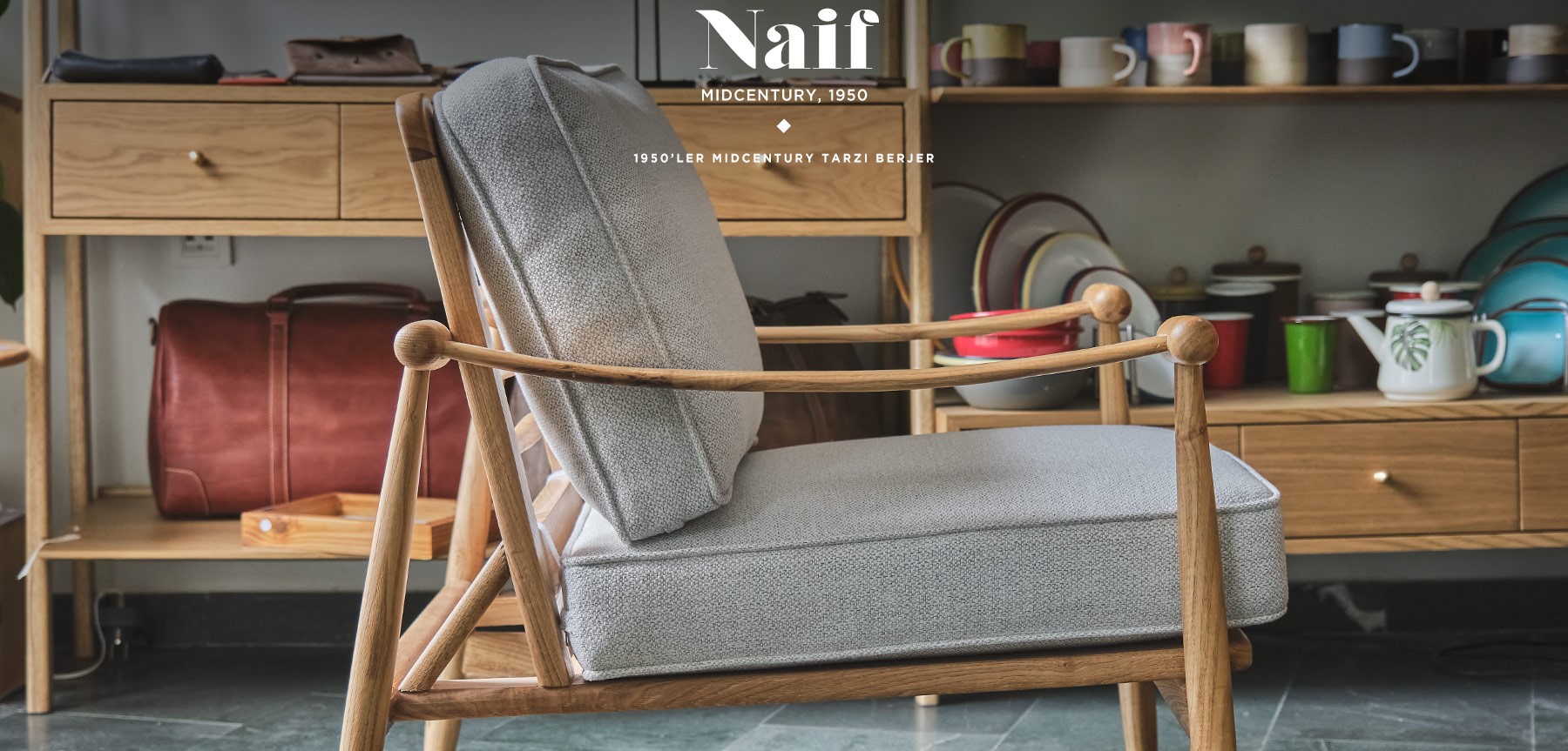 naif midcentury berjer resmi